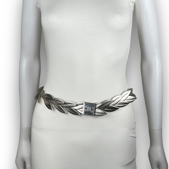 Chanel Spring 2002 Runway Laurel Leaf Silver Belt - Picture 3 of 13